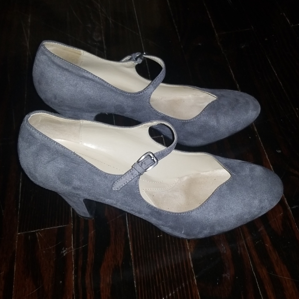Suede grey heels